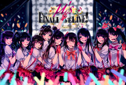  6+girls ;) ;d \m/ ^_^ alti_meizi arm_up black_hair blue_bow blue_eyes blunt_bangs blurry blush bokura_wa_ima_no_naka_de bow brown_eyes closed_eyes closed_mouth commentary_request concert depth_of_field double_\m/ eighth_note english_text fingerless_gloves girl_sandwich gloves glowstick grin group_name hair_ornament hair_scrunchie hairbow half-skirt hand_on_another&#039;s_shoulder head_tilt headset highres holding_hands idol iida_riho kubo_yurika kusuda_aina long_hair love_live! love_live!_school_idol_project mimori_suzuko multiple_girls musical_note nanjou_yoshino nitta_emi one_eye_closed open_mouth photoshop_(medium) pile_(voice_actor) plaid plaid_skirt purple_eyes red_bow red_gloves red_skirt sandwiched scrunchie shirt short_hair short_sleeves side_ponytail skirt smile standing suspenders tokui_sora twintails uchida_aya v very_long_hair voice_actor wavy_hair white_shirt 