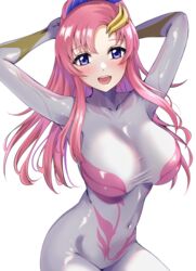  absurdres arms_behind_head blue_eyes blush bodysuit bracket breasts covered_navel female gucchimax gundam gundam_seed gundam_seed_freedom hair_ornament highres lacus_clyne large_breasts long_hair looking_at_viewer official_alternate_costume open_mouth pilot_suit pink_hair simple_background skin_tight smile solo teeth upper_teeth_only white_background 