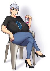  absurdres black_footwear black_shirt blue_eyes blue_pants bra_visible_through_clothes breasts can chair cool_s crossed_legs earrings erkaz female glasses grey_hair high_heels highres holding holding_can huge_breasts jewelry looking_at_viewer original pants print_shirt red_nails rey_tannhauser_(erkaz) shadow shirt short_hair short_sleeves simple_background solo thick_eyebrows white_background 