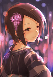  black_hair blurry blush commentary_request depth_of_field female flower from_behind hair_ornament highres idolmaster idolmaster_cinderella_girls japanese_clothes kimono looking_at_viewer looking_back minori_(m-noir) nape partial_commentary short_hair smile solo togo_ai upper_body 