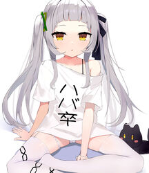  between_legs black_cat black_ribbon blush bra_strap chinese_commentary clothes_writing collarbone commentary_request feline female grey_hair hair_ornament hair_ribbon hand_between_legs hololive long_hair looking_at_viewer murasaki_shion no_pants no_shoes panties pantyshot parted_lips ribbon shiokko_(murasaki_shion) shirt short_sleeves single_bare_shoulder sitting solo t-shirt thighhighs translated underwear very_long_hair virtual_youtuber white_panties white_shirt white_thighhighs yellow_eyes zhiyou_ruozhe 