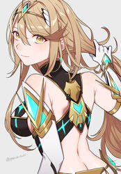  bare_shoulders blonde_hair blush breasts butt_crack commentary_request female gloves grey_background highres large_breasts long_hair looking_at_viewer midriff mythra_(xenoblade) peach11_01 simple_background smile solo upper_body very_long_hair white_gloves xenoblade_chronicles_(series) xenoblade_chronicles_2 yellow_eyes 