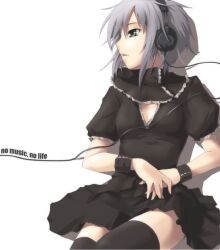  amber_eyes cuffs dress flat_chest gothic_lolita grey_hair headphones lolita lolita_fashion nagato_yuki nagato_yuki pettanko short_hair silver_hair suzumiya_haruhi_no_yuuutsu thigh_highs thighhighs yellow_eyes 