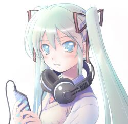  hatsune_miku headphones headphones_around_neck mochizuki_saku mp3_player solo twintails vocaloid 