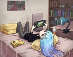  barefoot bed bed_sheet bedroom blue_hair bottle chips_(food) commentary controller death_(entity) desk desk_lamp english_commentary female food game_controller gradient_hair handheld_game_console indoors jitome joy-con k.blank knees_up lamp leggings long_hair long_sleeves looking_at_viewer lying md5_mismatch multicolored_hair nintendo_switch on_back on_bed original pillow playing_games poster_(object) potato_chips skull smile snow_globe solo sweater the_legend_of_zelda the_legend_of_zelda:_breath_of_the_wild upside-down watch_dogs watch_dogs_2 xbox_controller 