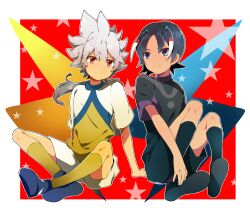  2boys akishima_kei ancient_dark bad_id bad_pixiv_id hair_ornament hakuryuu_(inazuma_eleven) inazuma_eleven_(series) inazuma_eleven_go kneehighs long_hair multicolored_hair multiple_boys red_eyes short_hair shuu_(inazuma_eleven) smile soccer_uniform socks sportswear unlimited_shining white_hair 