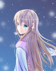  aoi_usagi_(marinebluerabbit) blue_eyes commentary_request female hair_ornament hairclip highres kousaka_kirino looking_back orange_hair ore_no_imouto_ga_konna_ni_kawaii_wake_ga_nai scarf snow solo 