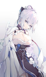  bare_shoulders breasts bronya_zaychik bronya_zaychik_(silverwing:_n-ex) cleavage closed_mouth crown dress earrings female grey_background grey_eyes grey_hair highres honkai_(series) honkai_impact_3rd jewelry large_breasts linxi long_hair looking_at_viewer simple_background single_sleeve sleeveless sleeveless_dress smile solo white_dress white_sleeves 