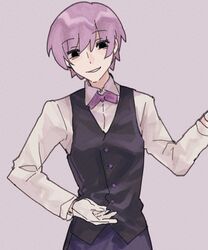  1boy alternate_costume bad_id bad_twitter_id black_eyes bow bowtie butler byakuya_(under_night_in-birth) gloves grey_hair grin highres looking_at_viewer male_focus nazo_smile shirt short_hair smile smug solo under_night_in-birth vest white_hair 