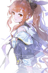  ahoge alchemaniac bow brown_eyes brown_hair diantha_(granblue_fantasy) female granblue_fantasy hairbow highres long_hair musical_note side_ponytail smile solo white_background 