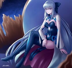  2dswirl black_dress blue_eyes bow breasts cleavage dress fate/grand_order fate_(series) female grey_hair highres large_breasts long_hair looking_at_viewer morgan_le_fay_(fate) ribbon sitting solo thighhighs throne two-tone_dress very_long_hair 