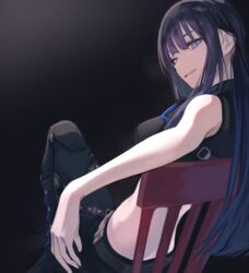  absurdres bare_arms bare_shoulders belt black_background black_footwear black_hair black_pants blue_archive blue_eyes boots breasts commentary_request crop_top female from_behind grin highres knee_pads knee_up kuro_shiraga long_hair looking_at_viewer medium_breasts narrowed_eyes on_chair pants saori_(blue_archive) sitting smile solo straight_hair very_long_hair 