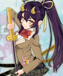  black_hair bow charm_(object) ei_(a_a_wasabi) female hair_ribbon highres holding holding_sword holding_weapon horns long_hair looking_at_viewer multiple_swords oni oni_horns ponytail ribbon school_uniform sidelocks simple_background skirt smile solo suzuka_(housamo) sword tokyo_afterschool_summoners twitter_username upper_body weapon yellow_eyes yellow_horns 